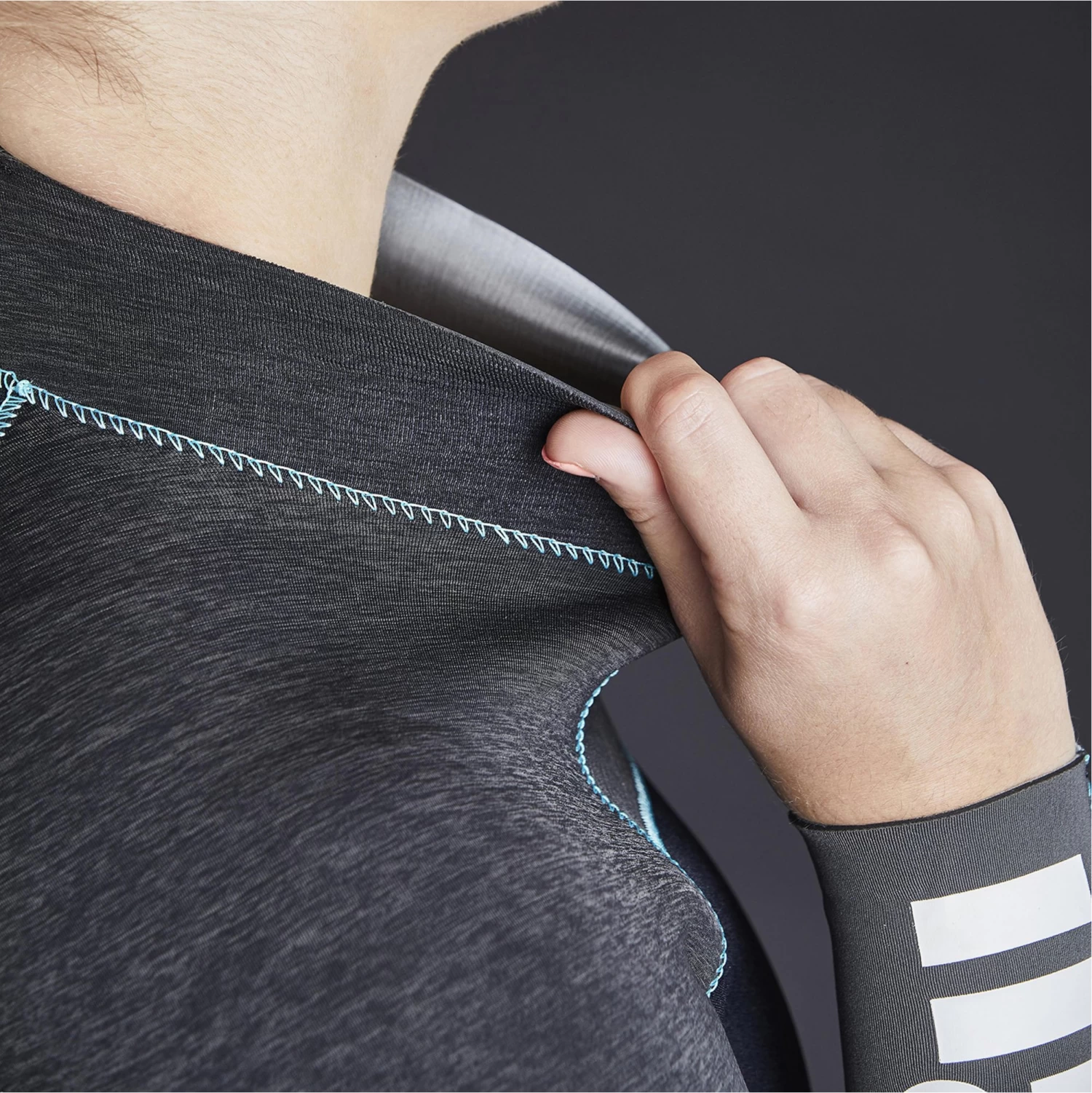 2024 Gill Womens Zentherm 2.5mm GBS Neoprene Top 5001W - Black 6 2024 Gill Womens Zentherm 2.5mm GBS Neoprene Top 5001W - Black - Imagen 6