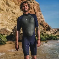 ONeill 2024 O'Neill Hombres Reactor II 2mm Back Zip Shorty Neopreno 5041 - Abyss -Aqua Sport Tienda 202320ONeill20Mens20Reactor20II202mm20Back20Zip20Shorty20Wetsuit20504120 20Abyss 20Lifestyle201.2000x2000