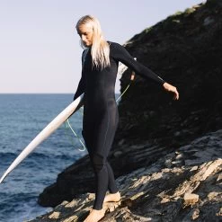 ONeill 2024 O'Neill Mujer Hyperfreak+ 5/4mm Chest Zip Neopreno 5374 - Black -Aqua Sport Tienda 202320ONeill20Womens20Hyperfreak2054mm20Chest20Zip20Wetsuit20Black20537420 20Lifestyle201.2000x2000