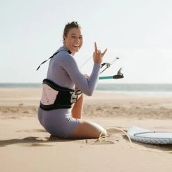 2024 Mystic Mujer Lunar 2mm Back Zip Manga Larga Shorty Neopreno 35000220090 - Pastel Lilac -Aqua Sport Tienda 39470 202320Mystic20Womens20Lunar202mm20Back20Zip20Long20Sleeve20Shorty20Wetsuit203500022009020 20Pastel20Lilac20Lifestyle201.2000x2000