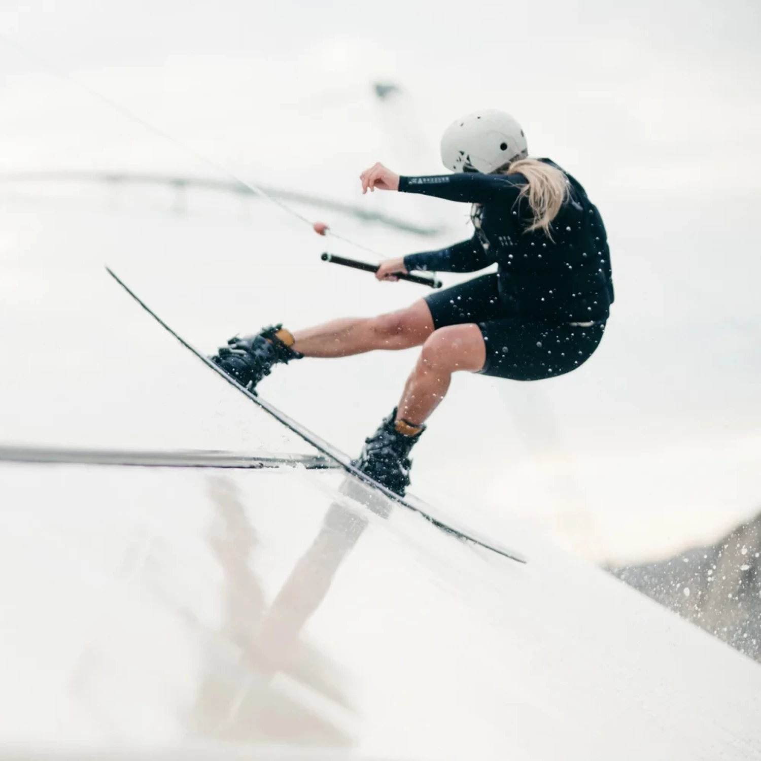 2024 Mystic Mujer Dazzled 3/2mm Chest Zip Manga Larga Shorty Neopreno 35000220095 - Black 5 2024 Mystic Mujer Dazzled 3/2mm Chest Zip Manga Larga Shorty Neopreno 35000220095 - Black - Imagen 5