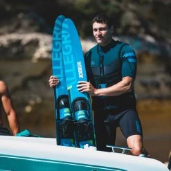 2024 Jobe Hombres Perth 3/2mm Shorty Back Zip Neopreno 30362100 - Blue 15 2024 Jobe Hombres Perth 3/2mm Shorty Back Zip Neopreno 30362100 - Blue -Aqua Sport Tienda 41285 202320Jobe20Mens20Perth2032mm20Shorty20Back20Zip20Wetsuit2030362100120 20Blue20Lifestyle204.2000x2000