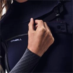 ONeill 2024 O'Neill Mujer Hyperfreak Fire 5/4mm Chest Zip Neopreno 5551 - Navy / Shade -Aqua Sport Tienda 41908 202220ONeill20Womens20Hyperfreak20Fire2054mm20Chest20Zip20Wetsuit20555120 20Navy20Shade20Close20Up20Chest.2000x2000