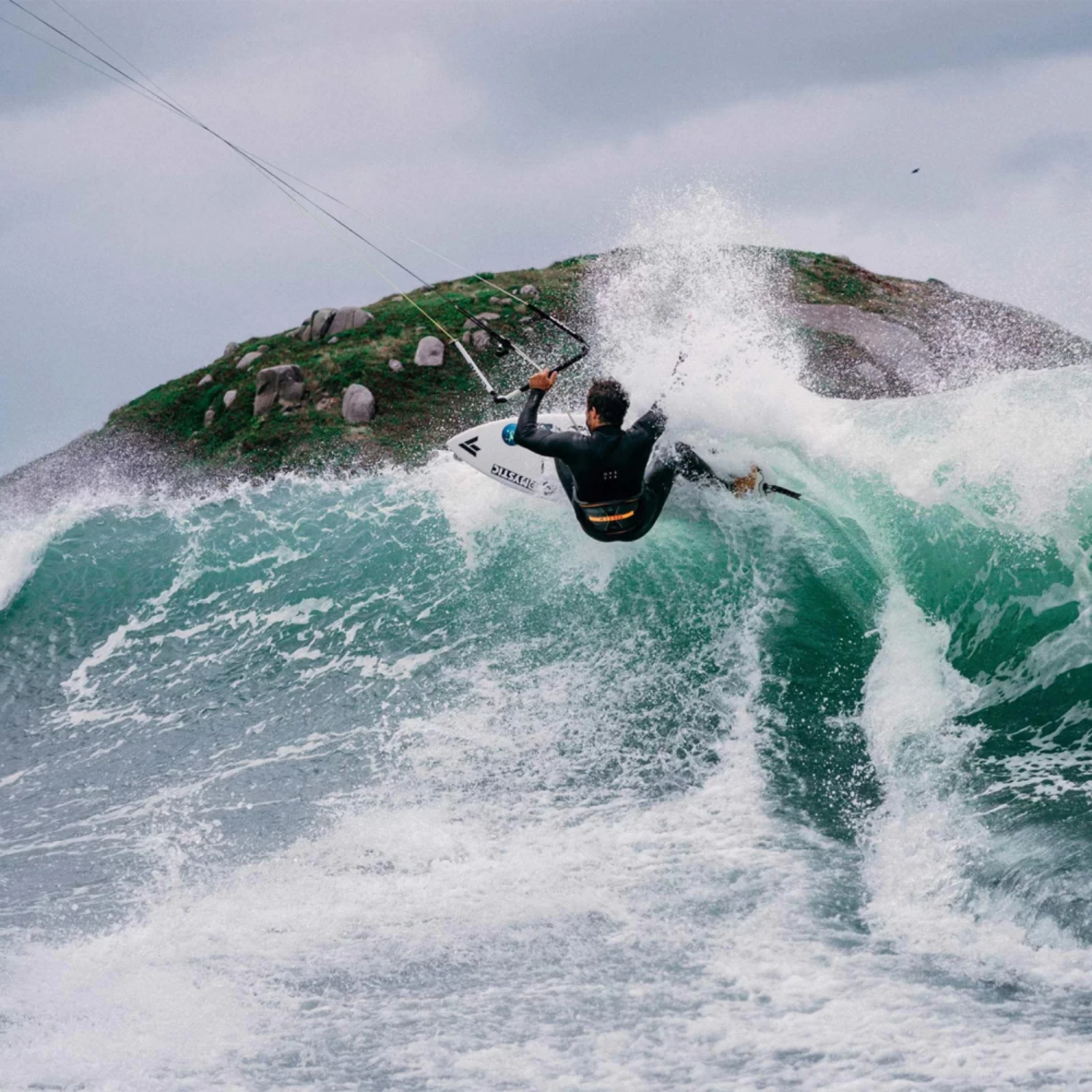 2024 Mystic Hombres Majestic 4/3mm Chest Zip Neopreno 35000.230001 - Black 10 2024 Mystic Hombres Majestic 4/3mm Chest Zip Neopreno 35000.230001 - Black - Imagen 10