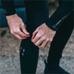 2024 Mystic Hombres Majestic 5/4mm Chest Zip Neopreno 35000.230000 - Black -Aqua Sport Tienda 42027 202320Mystic20Mens20Majestic205.4mm20Chest20Zip20Wetsuit2035000.23000020 20Black201.2000x2000