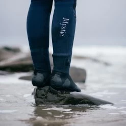 2024 Mystic Mujer Jayde 3/2mm Double Chest Zip Neopreno 35000.23001 - Navy 13 2024 Mystic Mujer Jayde 3/2mm Double Chest Zip Neopreno 35000.23001 - Navy -Aqua Sport Tienda 43005 202320Mystic20Womens20Jayde2032mm20Double20Chest20Zip20Wetsuit2035000.2300120 20Navy2020Lifestyle204.2000x2000