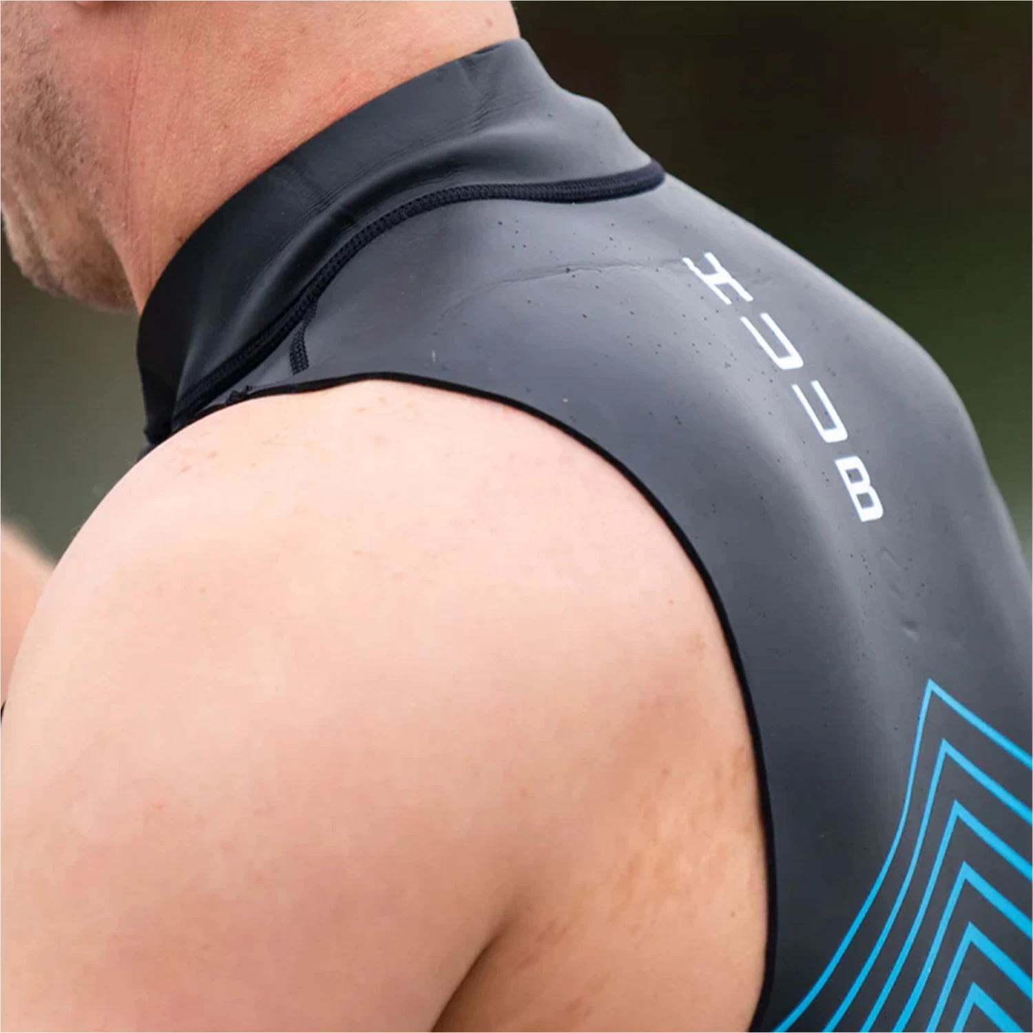 2024 Huub Mens Aluna Sup & Swim Neoprene Top Alunavest - Negro / Azul 4 2024 Huub Mens Aluna Sup & Swim Neoprene Top Alunavest - Negro / Azul - Imagen 4