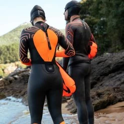 2024 Orca Hombres Zeal Hi-Vis Back Zip Open Water Swim Neopreno NN2Z - Black 19 2024 Orca Hombres Zeal Hi-Vis Back Zip Open Water Swim Neopreno NN2Z - Black -Aqua Sport Tienda 44022 202320Orca20Womens20Zeal20Hi Vis20Open20Water20Back20Zip20Wetsuit20NN2Z20 20Black20Lifestyle208.2000x2000