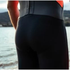 2024 Orca Hombres Vitalis Back Zip Open Water Swim Shorty Neopreno NN2Y0 - Black -Aqua Sport Tienda 44985 202320Orca20Mens20Vitalis20Shorty20Openwater20Wetsuit20NN2Y020 20Black20Lifestyle201.2000x2000