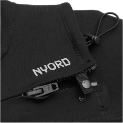 2024 Nyord Hombres Tempus 2/2mm Chest Zip Shorty Neopreno & 20L Dry Bag & Key Case Bundle MTEMP01 - Black -Aqua Sport Tienda 45076 44873 202320Nyord20Mens20Tempus2022mm20Chest20Zip20Shorty20Wetsuit20N04BA0001320 20Black20Close20Up202.2000x2000.2000x2000