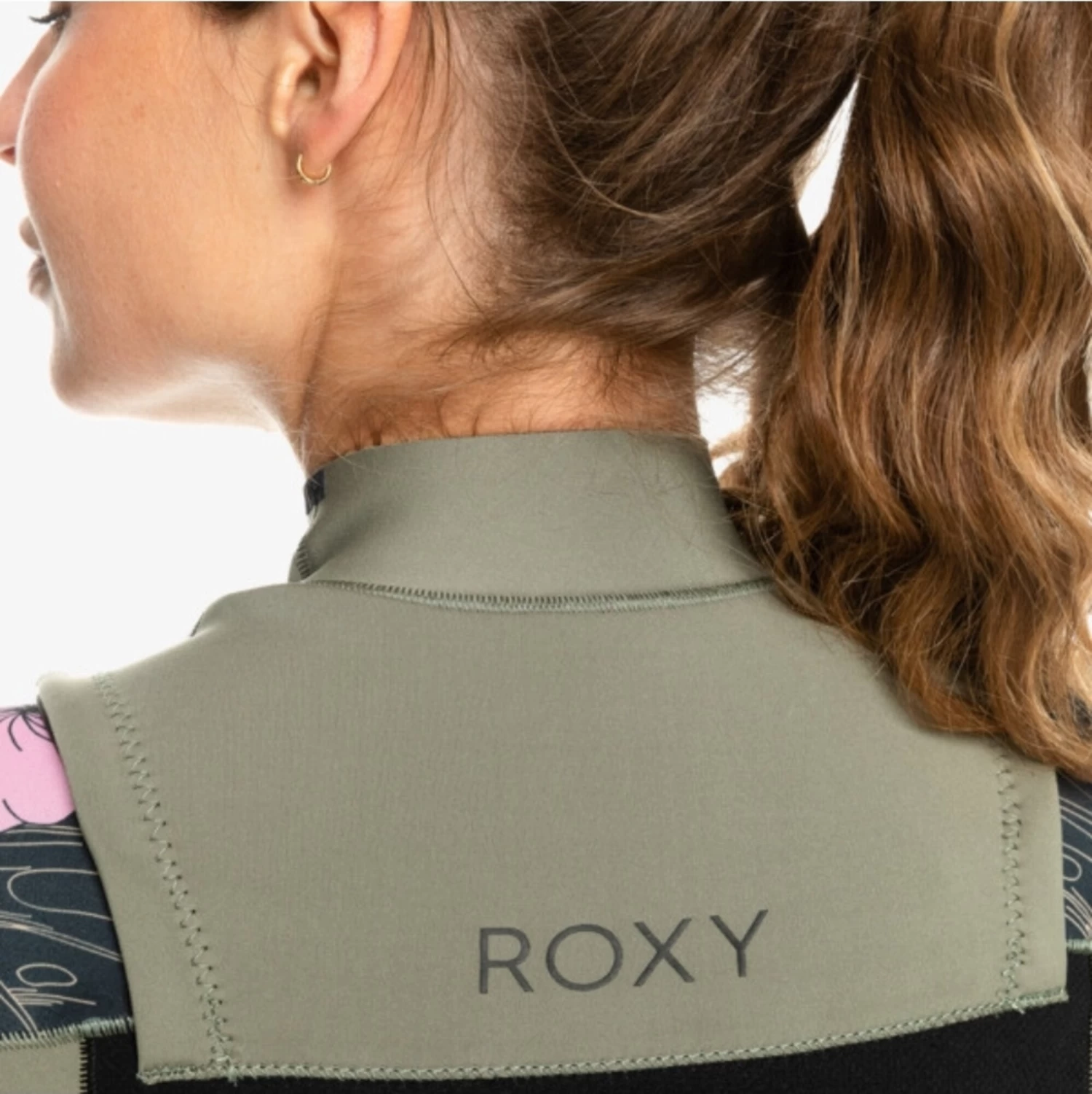 2024 Roxy Mujer Elite 1.5mm Manga Larga Front Zip Shorty Neopreno ERJW403064 - Anthracite Classic Pro Surf 5 2024 Roxy Mujer Elite 1.5mm Manga Larga Front Zip Shorty Neopreno ERJW403064 - Anthracite Classic Pro Surf - Imagen 5
