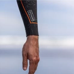 2024 Zone3 Hombres Yulex Switch Back Zip Neopreno WS24MFLMS101 - Black / Orange -Aqua Sport Tienda 48575 202420Zone320Mens20Yulex20Switch20Back20Zip20Swim20Wetsuit20WS24MFLMS10120 20Black2020Orange203.2000x2000