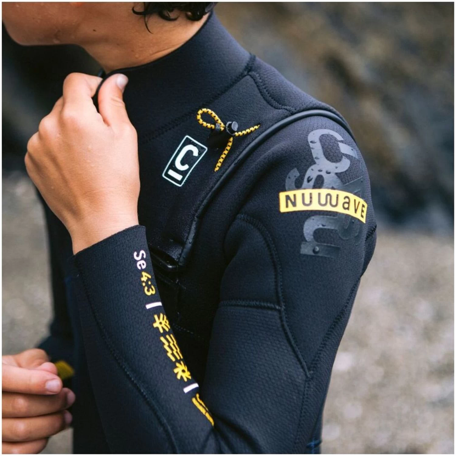 2024 C-Skins Junior NuWave Session 4/3mm Gbs Chest Zip Neopreno C-NSE43JCZ - Bluestone / Meteor X / Saffron 6 2024 C-Skins Junior NuWave Session 4/3mm Gbs Chest Zip Neopreno C-NSE43JCZ - Bluestone / Meteor X / Saffron - Imagen 6